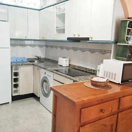 Apto Con Terraza Y 2 Dormitorios. 600 Megas Wifi. Apartment Santa Pola